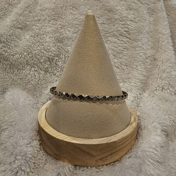 Lot of 5 Vintage Bangle Bracelets Silver Gold And Bronze Toned Textured Thin - Picture 5 of 12